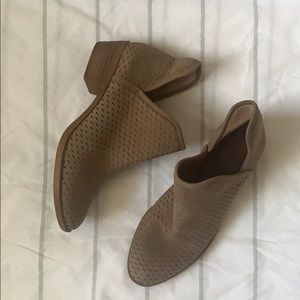 Lucky brand cut out booties size 5.5
